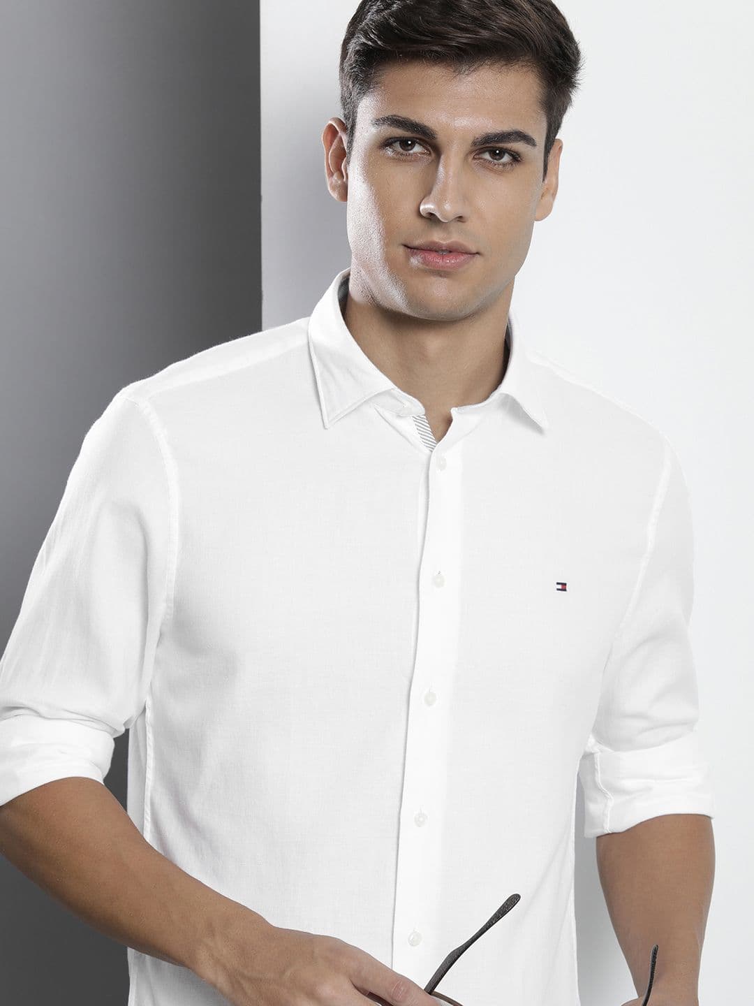 Tommy Hilfiger Men White Solid Pure Cotton Casual Shirt
