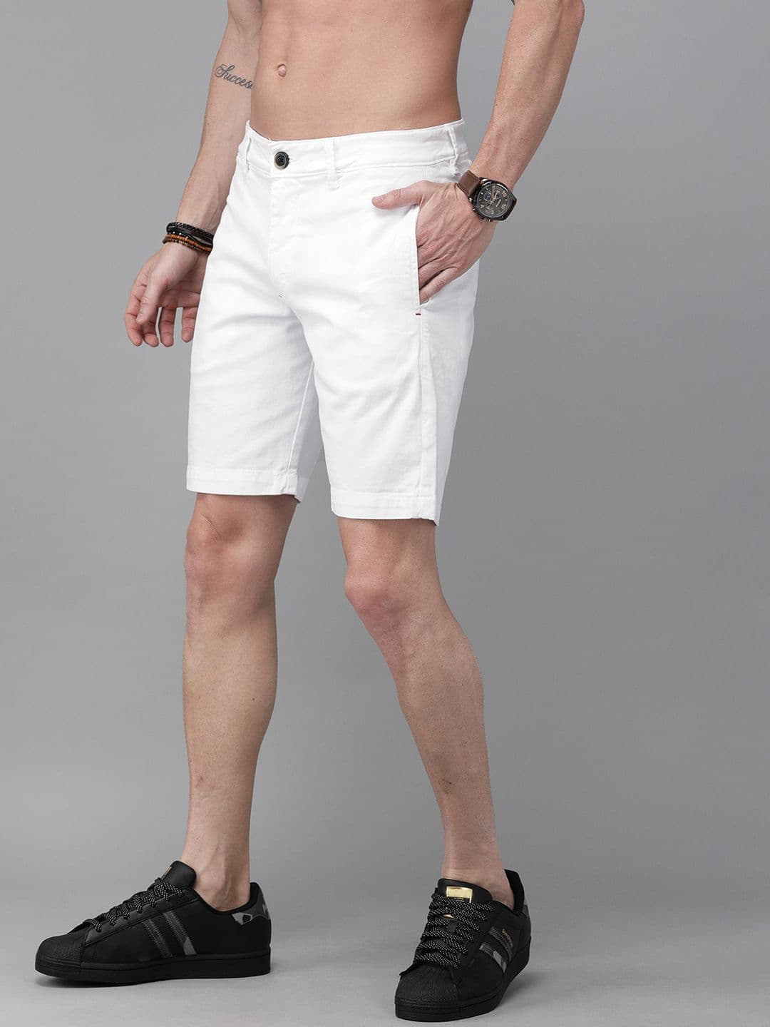 Roadster Men White Solid Regular Fit Chino Shorts