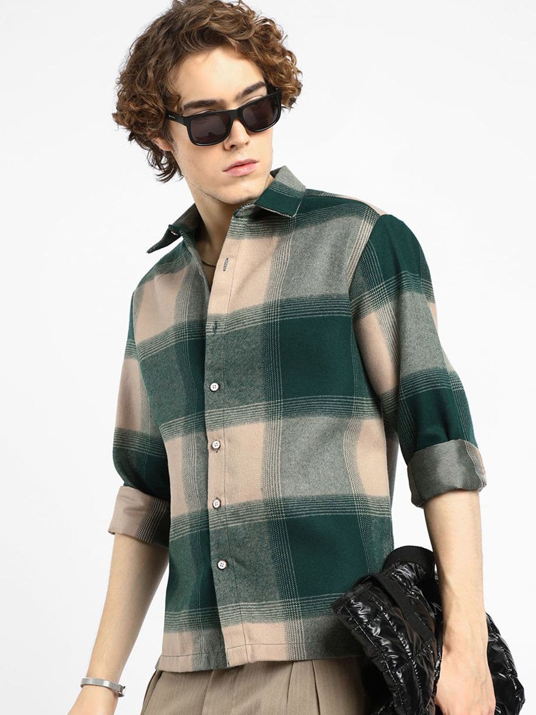 Campus Sutra Men Comfort Spread Collar Checked Relaxed Fit Casual Shirt