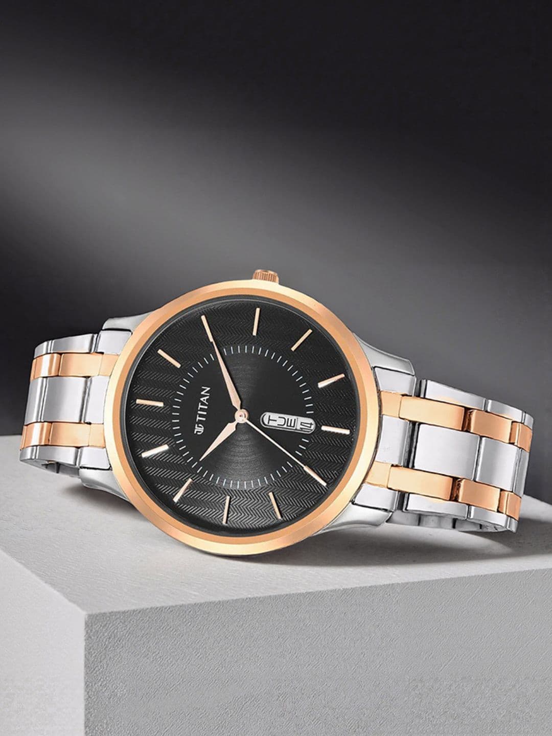 Titan Men Black Dial & Multicoloured Stainless Steel Bracelet Style Straps Analogue Watch 1825KM02