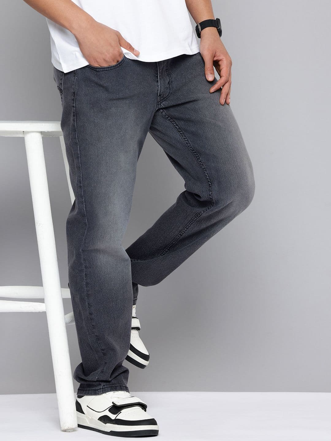 Levis Men 541 Tapered Fit Stretchable Jeans