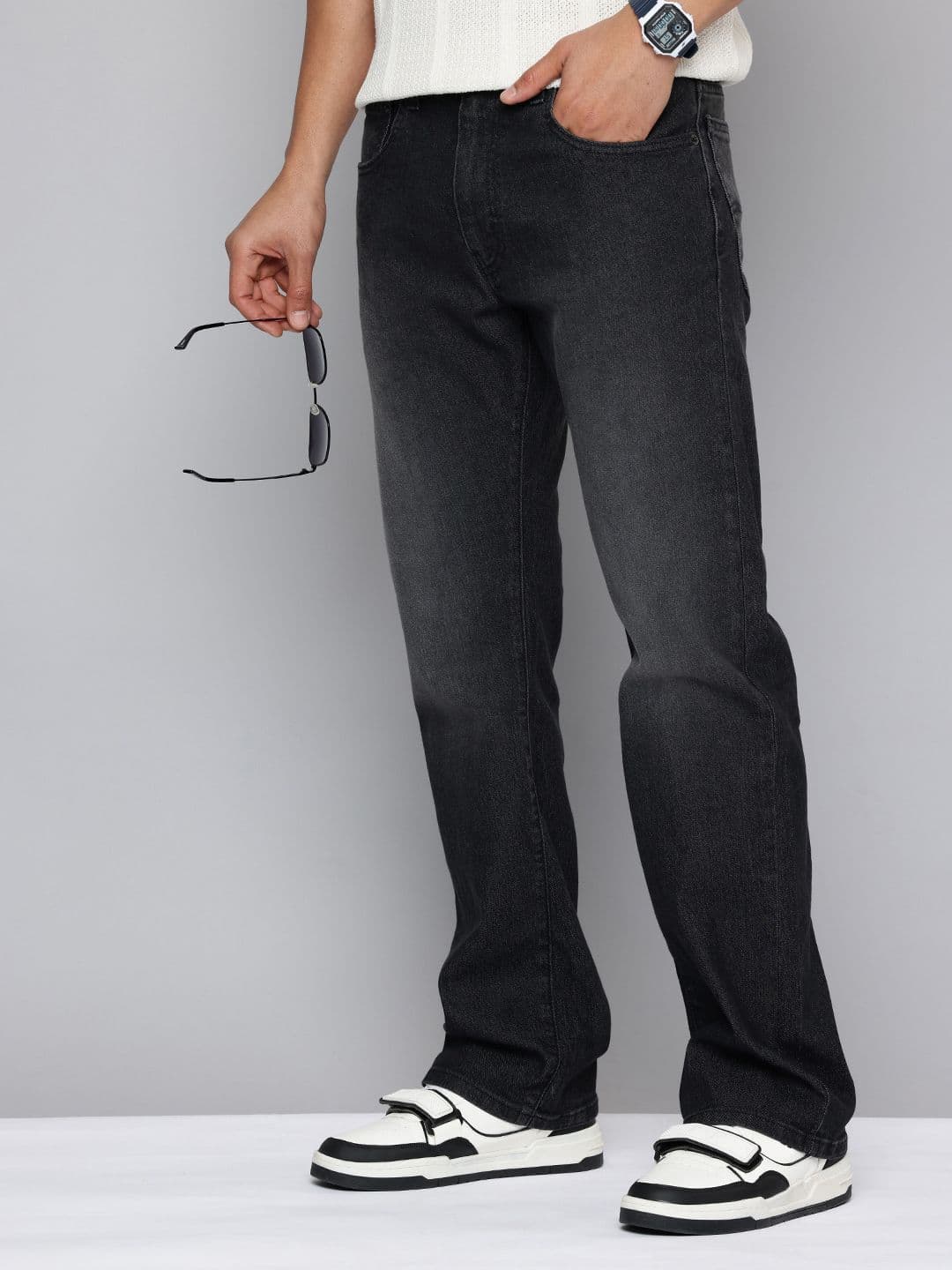 Levis Men 517 Bootcut Mid-Rise Light Fade Stretchable Jeans