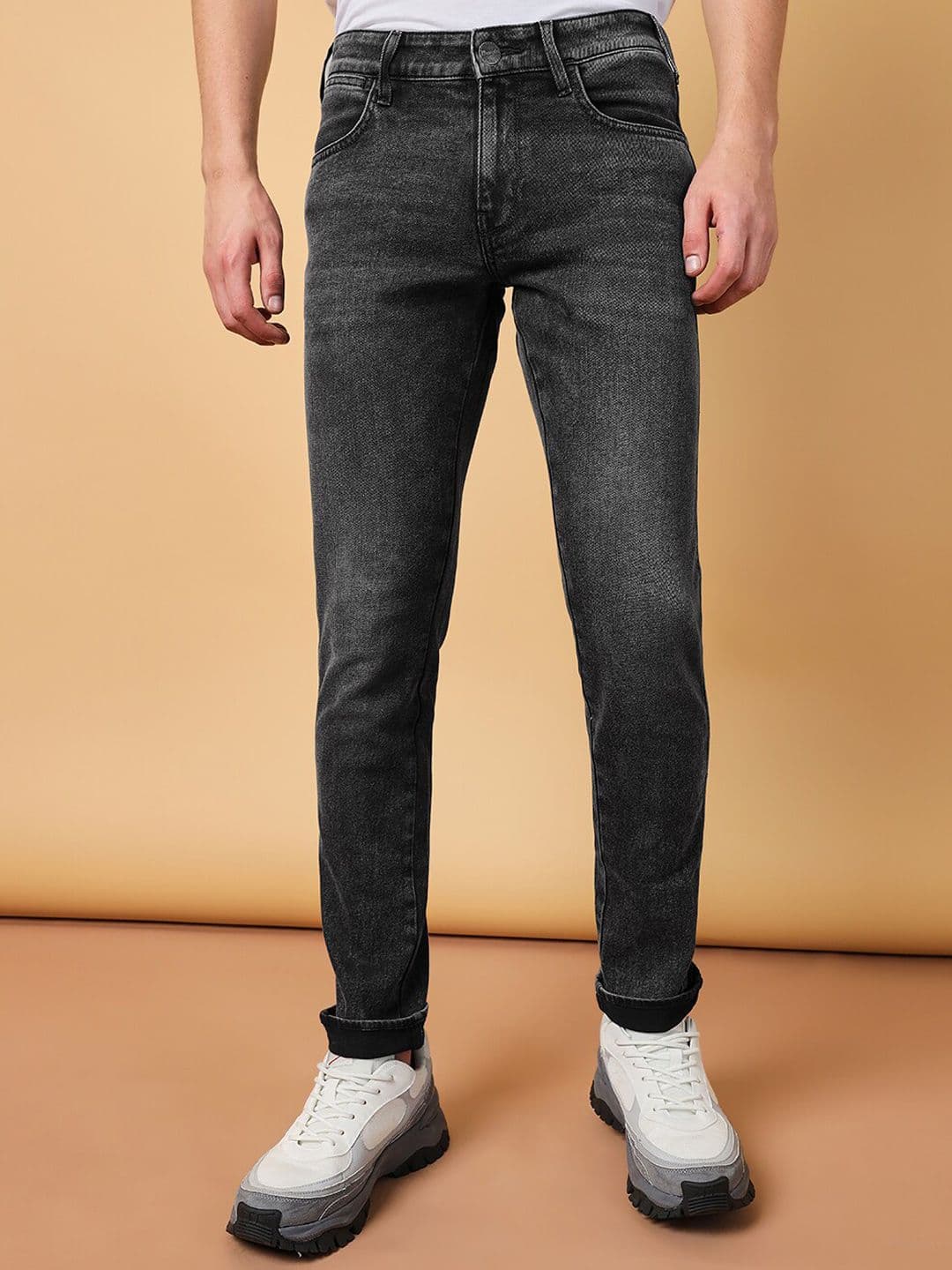 Wrangler Men Skanders Slim Fit Low-Rise Clean Look Heavy Fade Stretchable Jeans