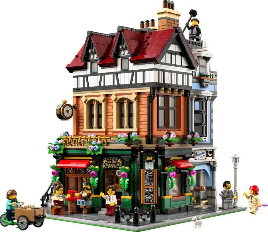 LEGO Icons Tudor Corner 10350: A Historic Build of Elegance and Detail (Ages 18+)