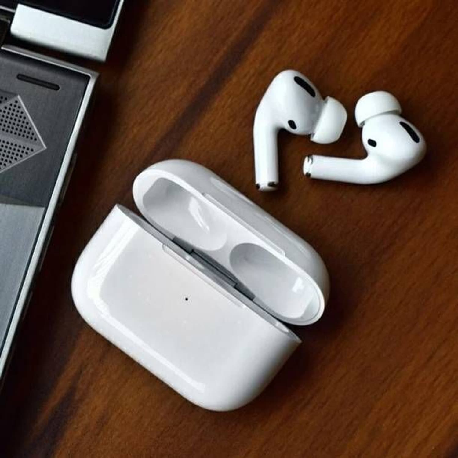 GWALBROS New Airpods Pro White TWS Bluetooth Earbuds, True Wireless Headphone F02 Bluetooth
