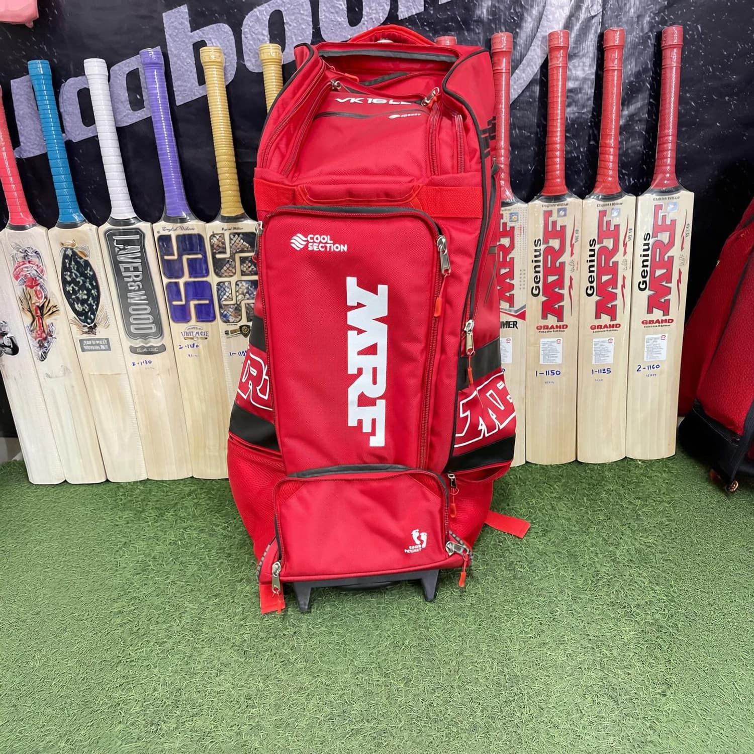 swagswank VK 18 LE (Duffle+Wheel) Cricket Kit Bags(Red)